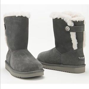 Koolaburra by UGG Suede Button Short Boots Jordina